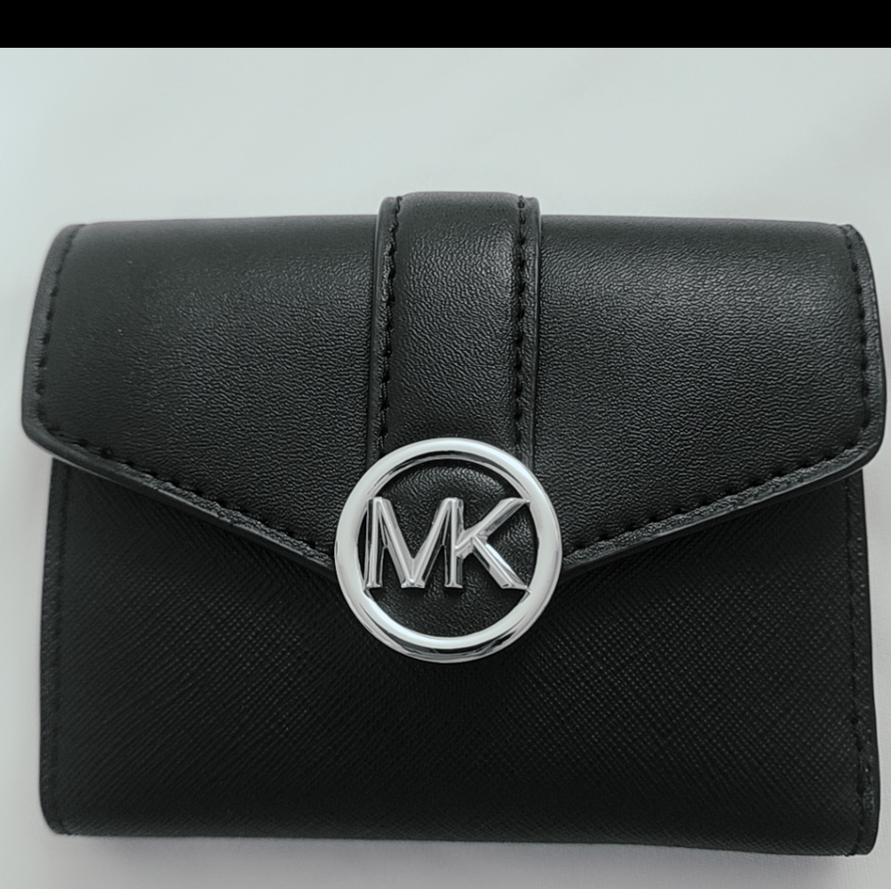 Michael Kors CARMEN MEDIUM LOGO AND FAUX LEATHER WALLET BLACK